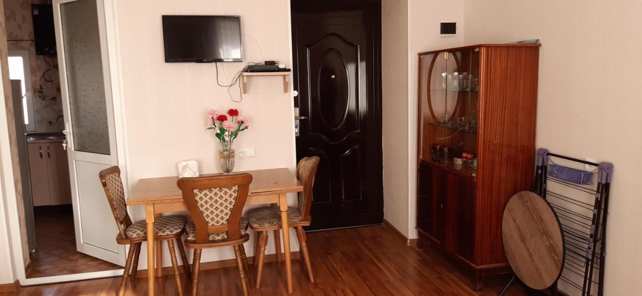 Tamara'S Apartament In Avlabari Tbilisi Exterior photo